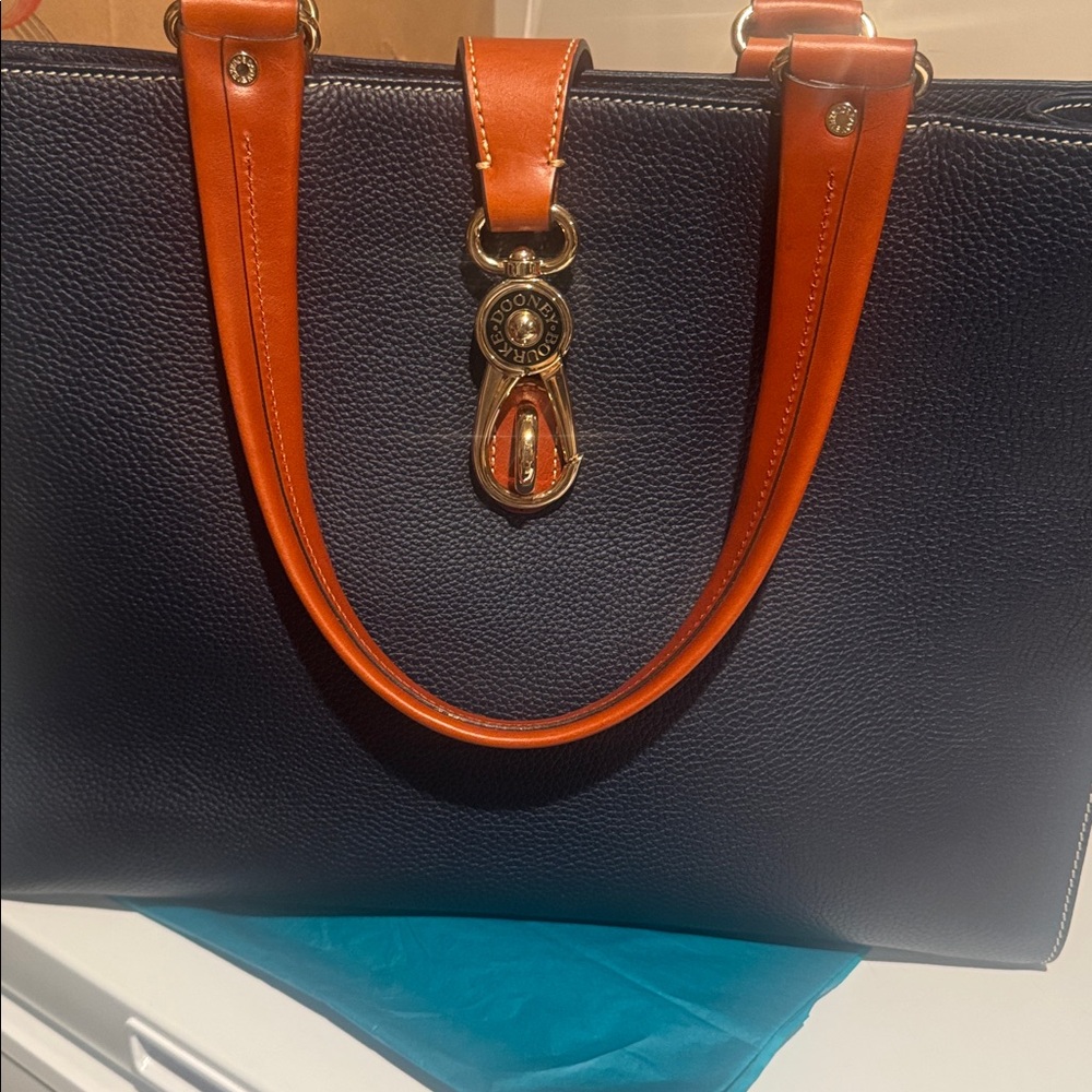 Dooney and Bourke Leather LARGE Tote Handbag in Navy with - excellent work bag!